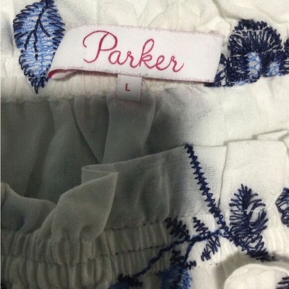 Parker Blouse Top Women’s Size Large Color White & Blue Embroidered Flower - Picture 3 of 11